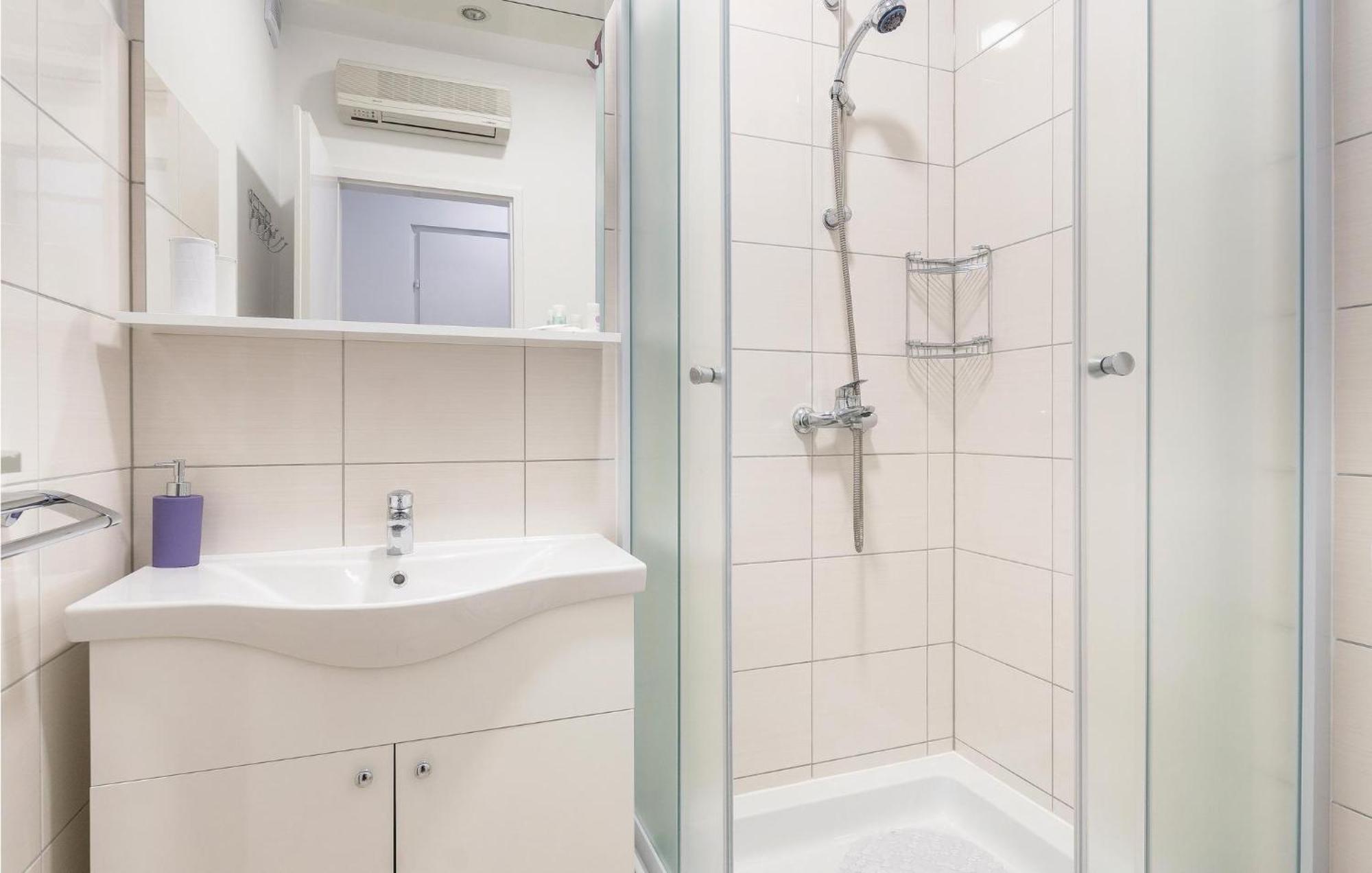 Lovely Apartment In Ostrvica With Wifi Ngoại thất bức ảnh